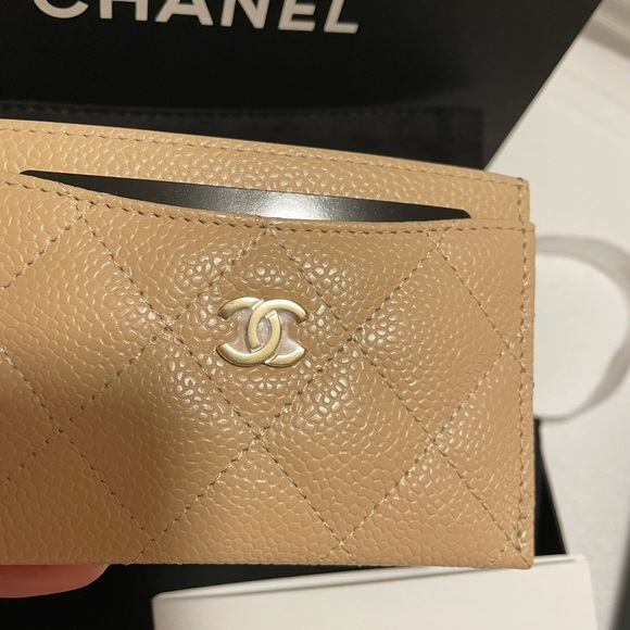 6️⃣5️⃣0️⃣Chanel Beige Caviar Cardholder - Picture 3 of 5